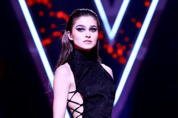 Theo Rose și-a pus silicoane? Ipostaza uluitoare în care a apărut le-a dat de gândit fanilor