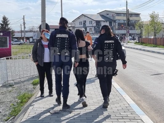Turist săltat de jandarmi, la Vama Veche, după ce a fost prins cu un cuțit în borsetă