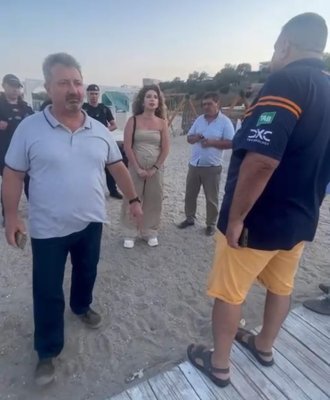 I-auzi! 55.000 de euro ia Apele Române pentru un sector de plajă la Trei Papuci, fără să facă nimic