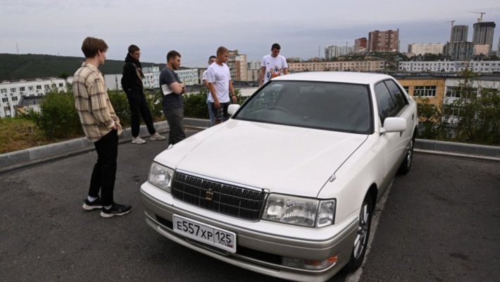 Statele baltice îşi închid frontierele pentru vehiculele înmatriculate în Rusia