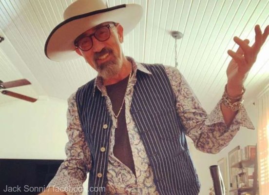 Fostul chitarist al trupei Dire Straits, Jack Sonni, a murit la vârsta de 68 de ani