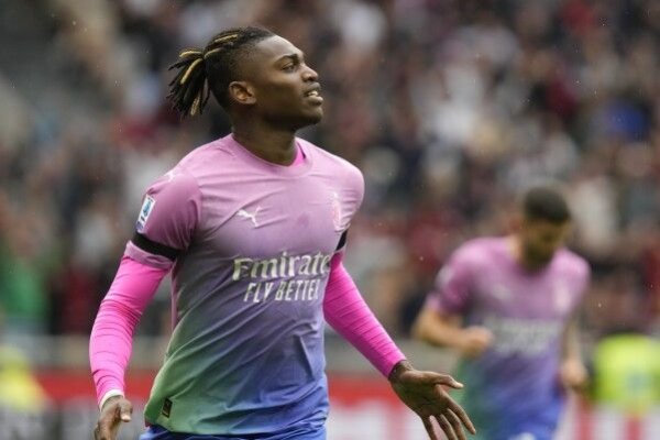 AC Milan a învins-o pe Verona, 1-0, în etapa a cincea din Serie A