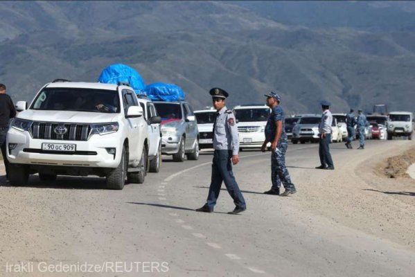 Aproape jumătate din populaţia din Nagorno-Karabah s-a refugiat în Armenia, iar exodul continuă