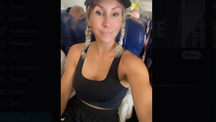 O însoțitoare de zbor i-a spus unei pasagere că e prea dezbrăcată și i-a cerut să mai pună ceva pe ea