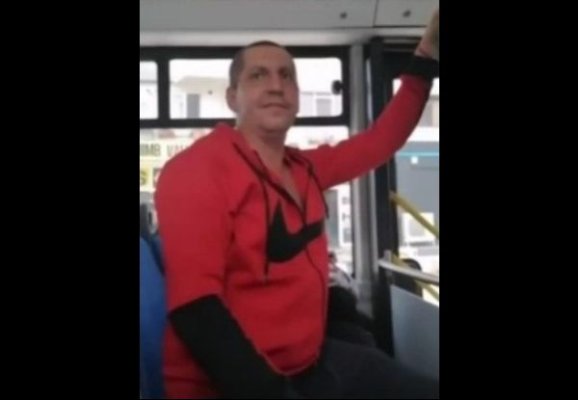 Tinere agresate sexual în tramvai, sub privirile nepăsătoare ale călătorilor. Video