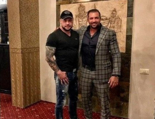 Drugă, prietenul lui Alex Bodi, s-a dat pe imobiliare