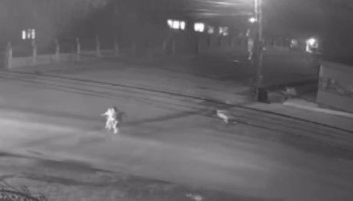 O mamă și fiul ei, spulberați de o mașină. Copilul a fost lovit și de un alt autoturism. Video