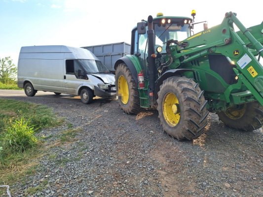 Mai multe persoane implicate într-un accident rutier