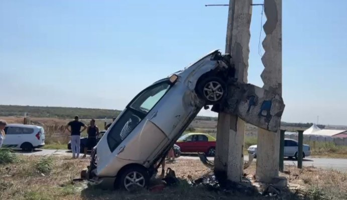 Cascadorie cu mașina la Medgidia: cum a „parcat” un șofer. Video