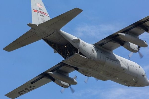 Forțele Aeriene Române au început transportarea ajutoarelor umanitare către Libia