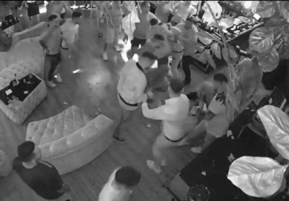 Şase bărbaţi reţinuţi în urma scandalului dintr-un bar din Craiova 