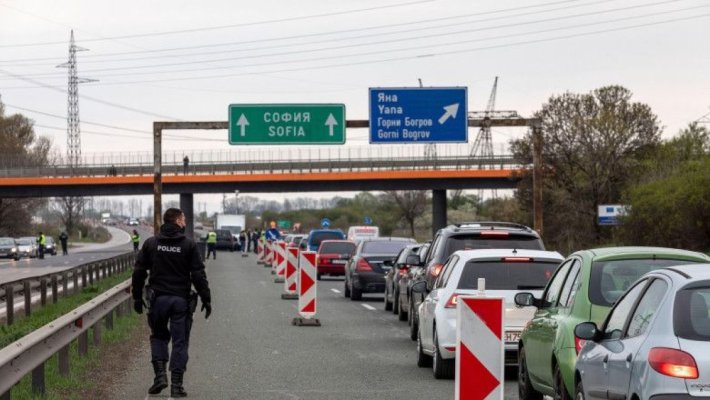 Atenție, șoferi! Protestele bulgarilor ar putea da peste cap circulația la punctele de trecere Vama Veche și Negru Vodă