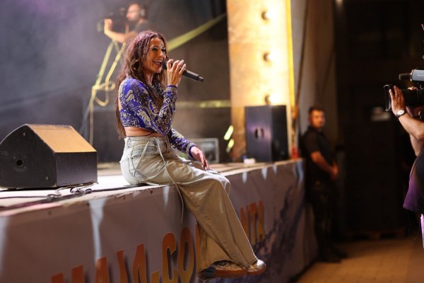  Claudia Pătrășcanu, show fabulos acasă, la Mamaia