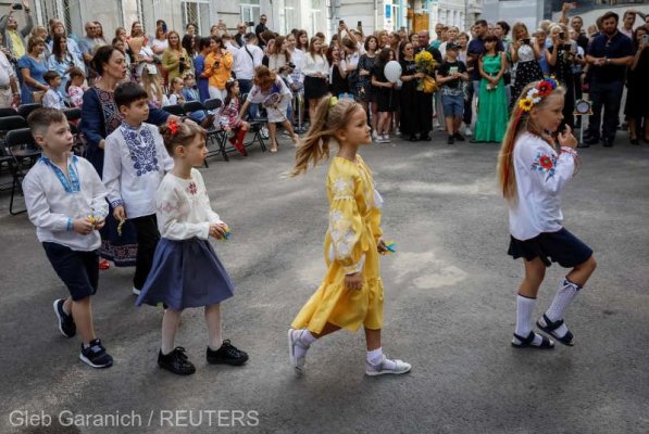 Ucraina: Peste 3,6 milioane de copii au început noul an şcolar, pe fondul a numeroase ameninţări cu bombă la Kiev