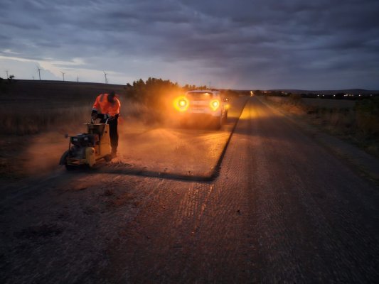 Continuă lucrările de reabilitare, modernizare și punere în siguranță a drumurilor județene