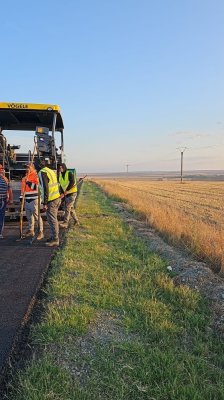 Continuă lucrările de reabilitare, modernizare și punere în siguranță a drumurilor județene