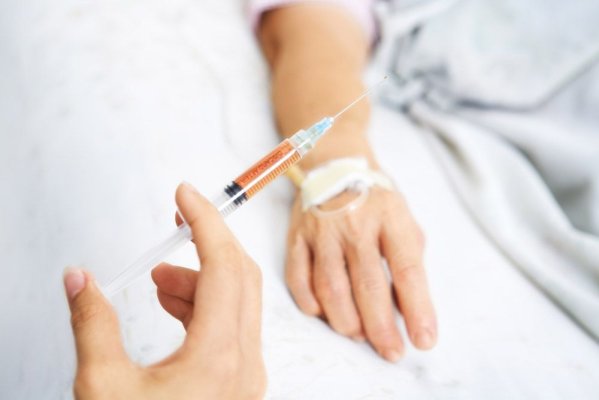  O pacientă a cărei eutanasiere a mers prost a fost sufocată cu o pătură, ca să moară