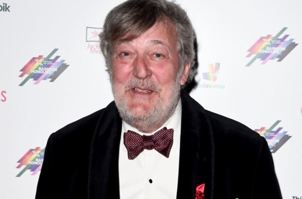 Actorul Stephen Fry, transportat la spital după ce a căzut de pe o scenă din Londra, după un discurs despre AI