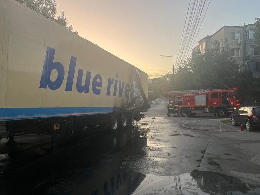 Incendiu la un autocamion în municipiul Tulcea. Video