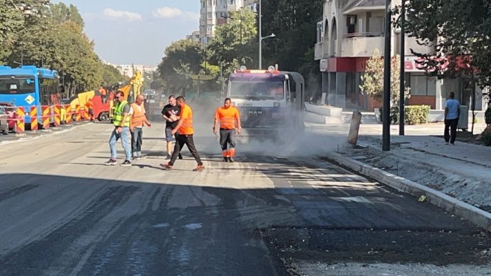 Lucrări de asfaltare pe bulevardul Alexandru Lăpușneanu
