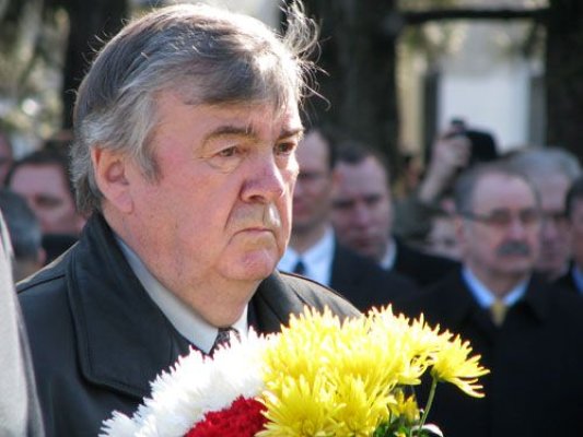 A murit Mircea Snegur, primul președinte al Republicii Moldova  
