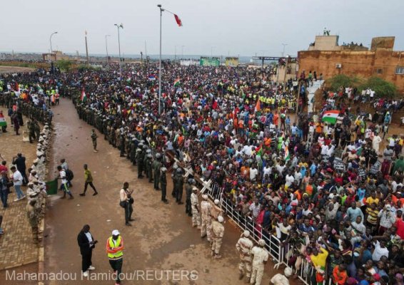  Niger: A treia zi de proteste care cer plecarea soldaţilor francezi