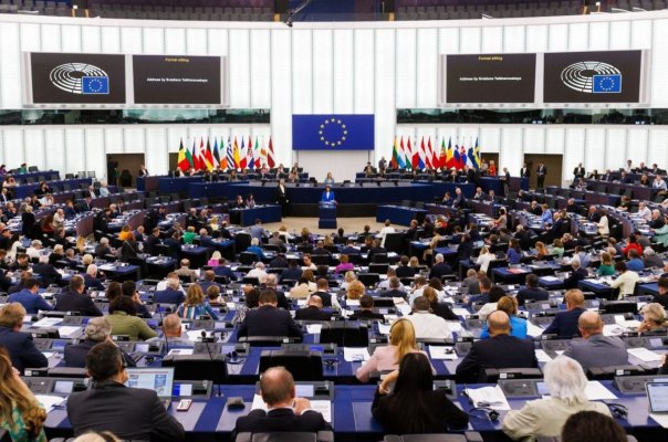 Eurodeputaţii doresc o creştere a bugetului UE în faţa crizelor geopolitice