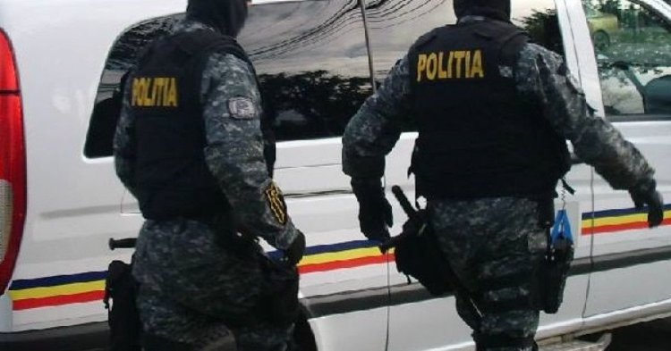  Sute de percheziții în România la traficanții de droguri