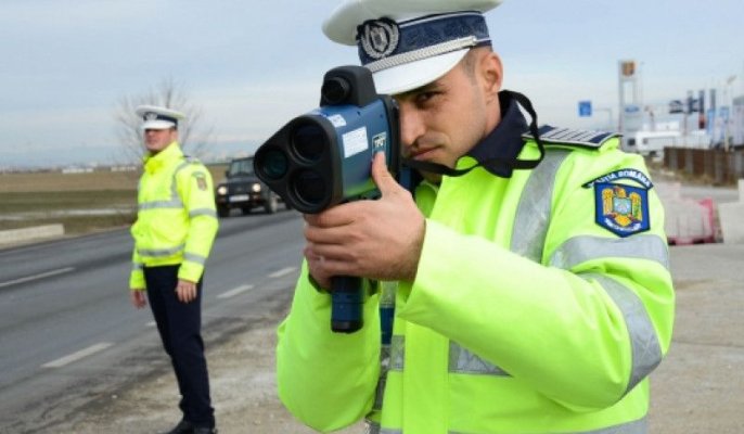 Șofer de 18 ani, prins cu aproape 130 km/h în localitate