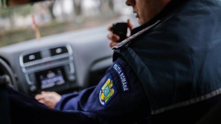 Bătrân de 72 de ani, găsit mort pe marginea drumului, după ce a fost lovit de o mașină