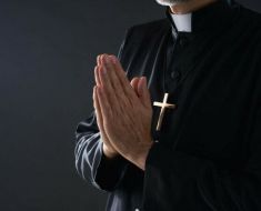 Un preot a drogat și agresat sexual cel puțin patru femei