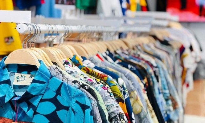Piaţa globală a hainelor second hand se va dubla, în următorii trei ani