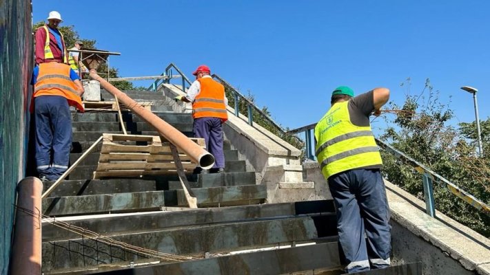 Au fost demarate lucrările de modernizare a treptelor de acces spre Plaja Modern