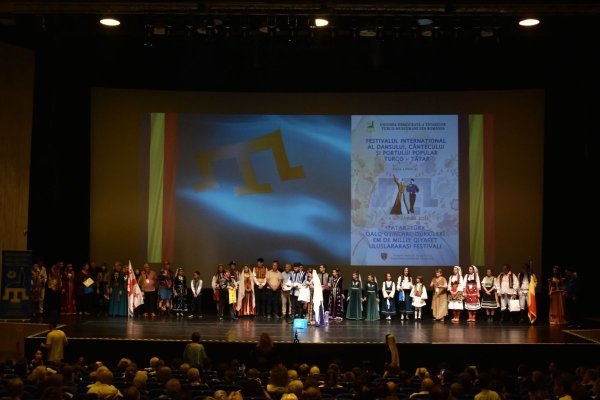 Spectacol de neuitat în cadrul Festivalului Internațional al Dansului, Cântecului și Portului Popular Turco-Tătar
