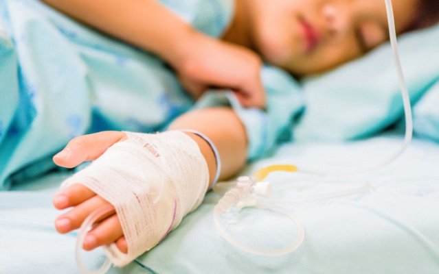Mai mulți elevi au ajuns la spital, în urma unei toxiinfecții alimentare