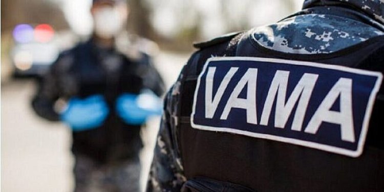 Încălțăminte contrafăcută de peste 4 milioane de lei, confiscată de inspectorii vamali din Constanța
