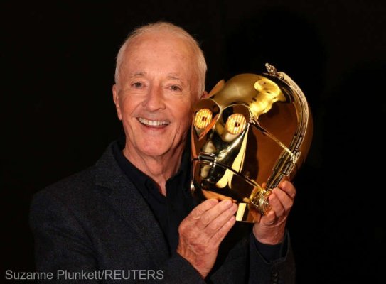 Capul robotului C-3PO şi costume din ''Titanic'', puse în vânzare într-o licitaţie dedicată obiectelor de recuzită