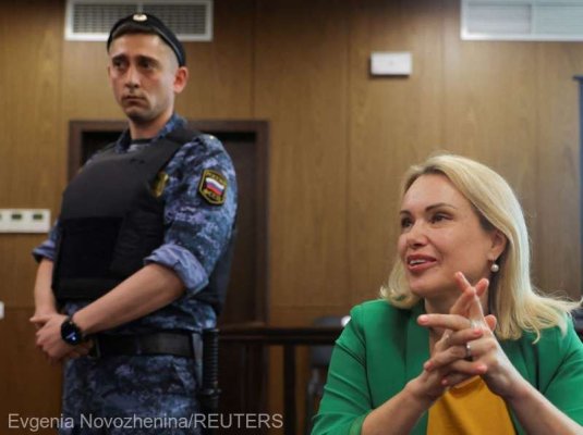 Rusia: Jurnalista protestatară Marina Ovsiannikova, condamnată in absentia la închisoare într-un nou dosar