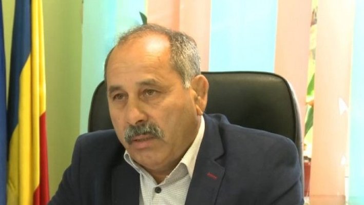 Un primar din Brăila și-a mărit singur salariul, la 15.000 lei