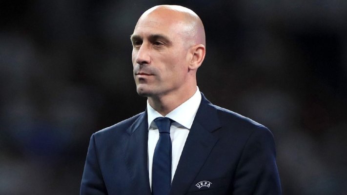 Fotbal: FIFA l-a suspendat pentru trei ani pe Luis Rubiales, fostul preşedinte al RFEF