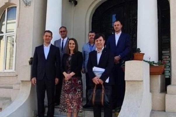 Managerii de la ACROPO se plimbă în Scoția, la un curs, cu 30.000 de euro