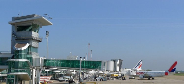 Alertă! Europarlamentari români, evacuați de urgență de pe Aeroportul din Strasbourg