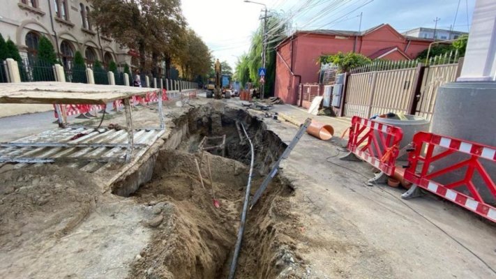 Pericol! Un liceu, evacuat după ce o ţeavă de gaze s-a fisurat în timpul unor lucrări
