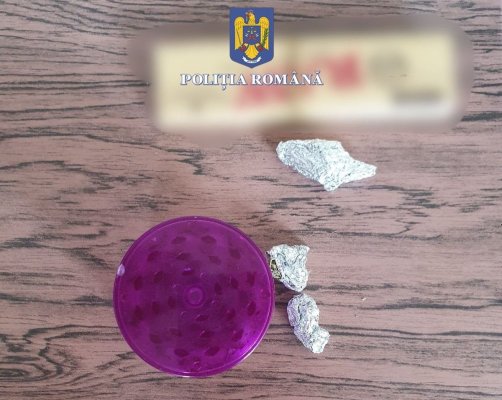 Scandal în Constanța: trei tineri drogați, printre care o minoră, duși la Secția 5