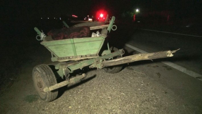 Doi adulți și un copil au ajuns la spital, după ce o căruță s-a răsturnat, în localitatea Cochirleni