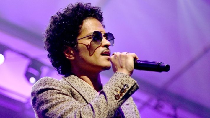 Starul pop Bruno Mars părăseşte Israelul după ce şi-a anulat un concert
