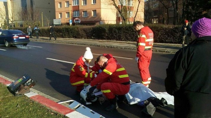 Doi bătrâni au fost spulberați pe o trecere de pietoni  