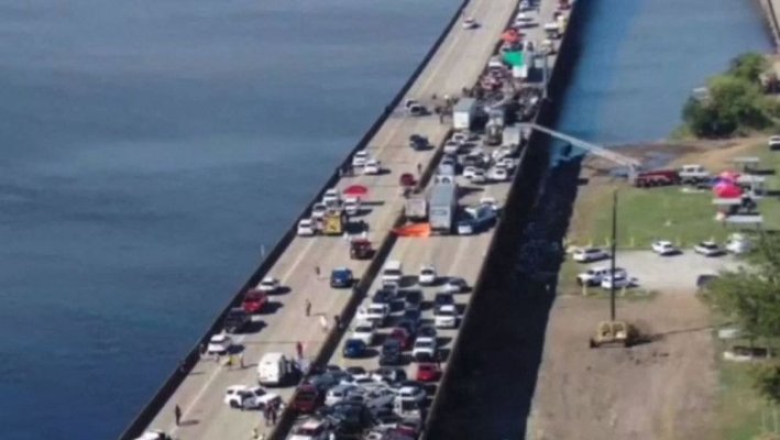Carambol uriaș pe o autostradă din SUA: 158 de mașini s-au ciocnit