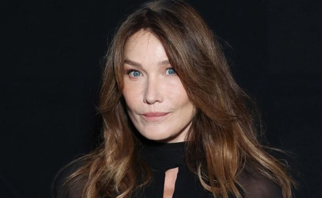 Carla Bruni a dezvăluit că a fost diagnosticată cu cancer mamar în urmă cu patru ani