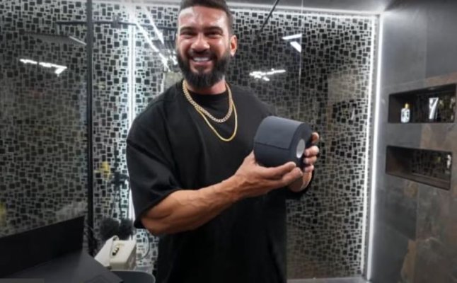 Prima hârtie igienică de lux din România: Dorian Popa și Selly au testat produsul